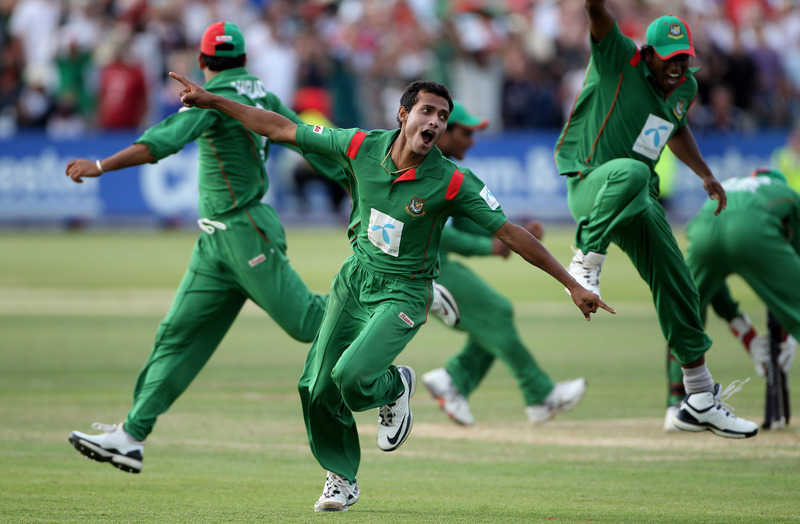BRISTOL, ENGLAND - JULY 10: Shafiul Islam of Bangladesh celebrates taking the final wicket, that of Jonathan Trott of England to win the match during the 2nd One Day International match between England and Bangladesh at the County Ground on July 10, 2010 in Bristol, England. (Photo by Tom Shaw/Getty Images)