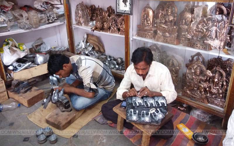 Artisans divide the work to make the process quick