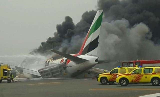 Emirates-EK-521-Crash-landing-Complete-video-images