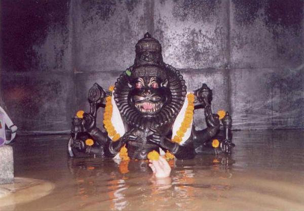Jharani-Narasimha-Swamy-Cave-Temple-Bidar2