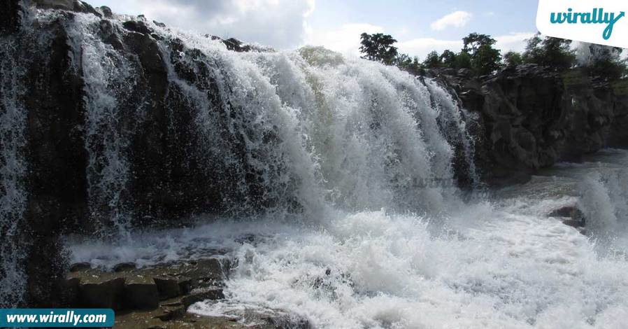 1-kuntala-falls