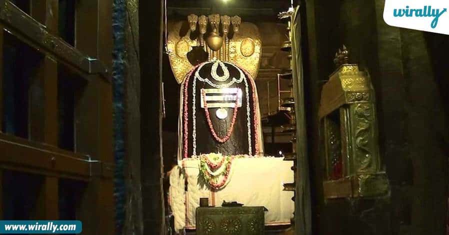 Brihadeeswara Shiva lingam