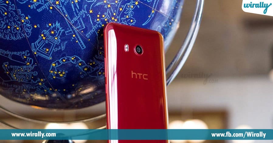 1 Google is buying part of HTC’s smartphone