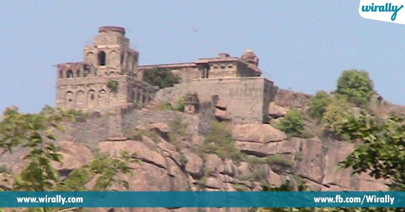oldest forts of telangana