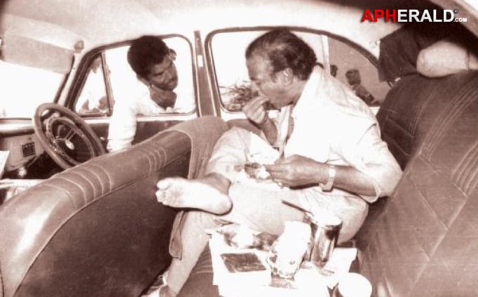 27. NTR eating in car during TDP campaign times