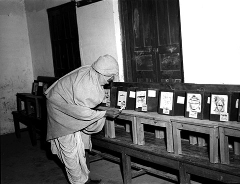 Rare Gallery Of India’s First Elections