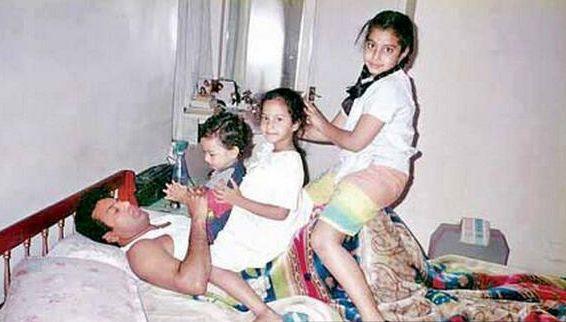 29. Balakrishna rare pic with his daughters
