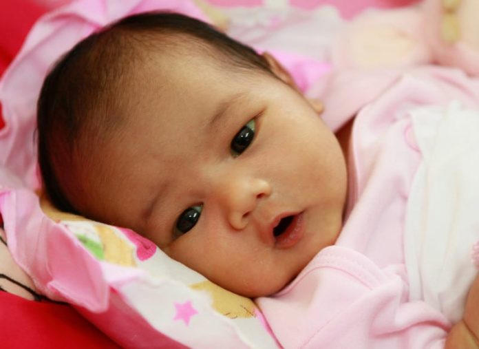 A Chinese Man Sells 18 Day Old Daughter For An iPhone