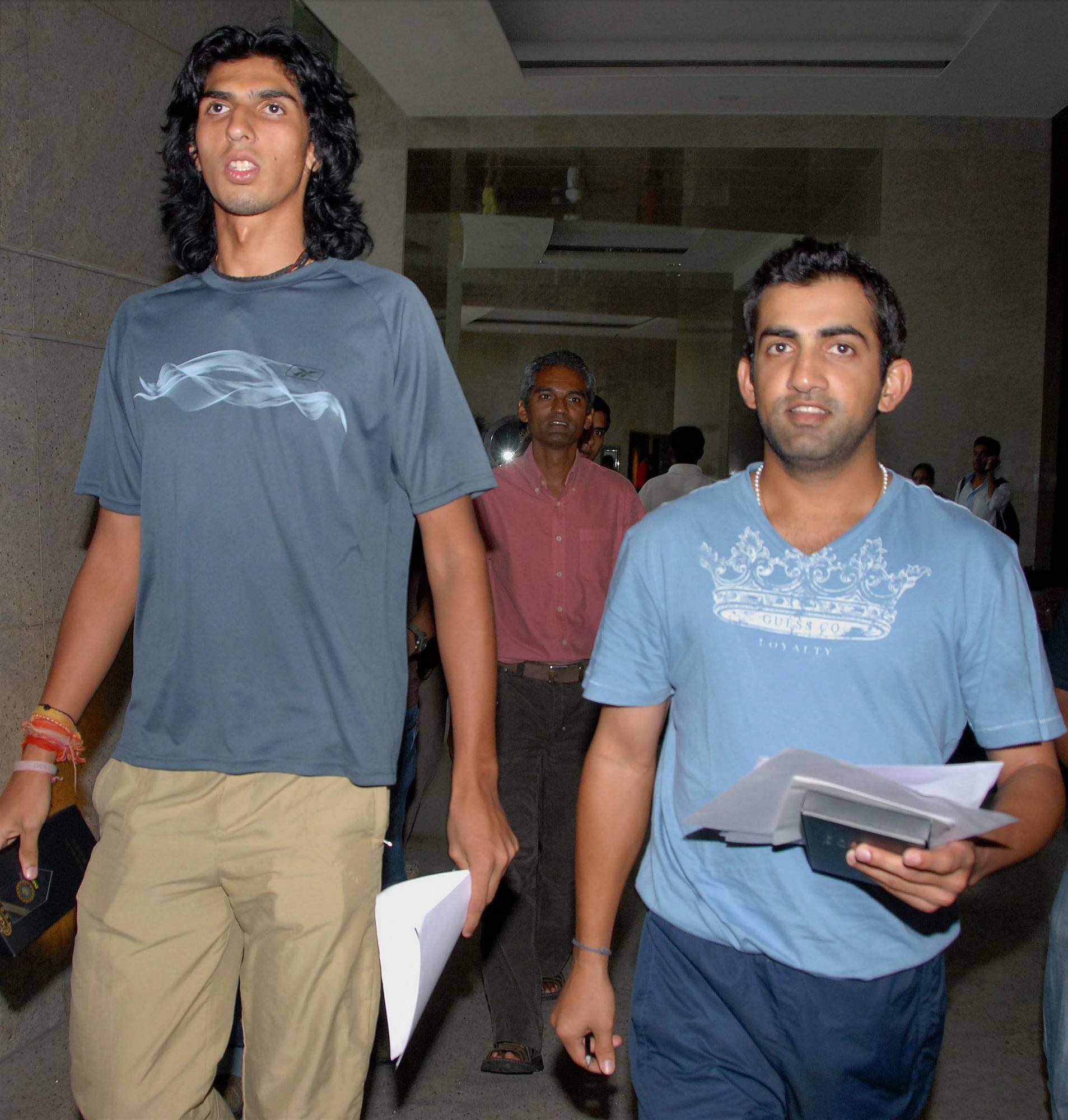 22. A Rare Pic Of Ishanth Sharma And Gautam Gambhir