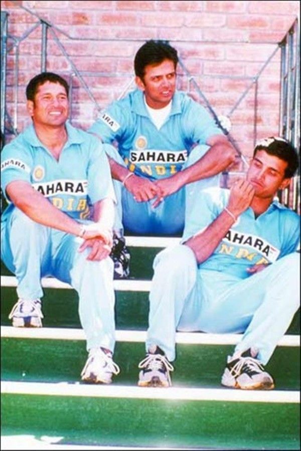 33. Rare Pic Of Sachin With Rahul Dravid