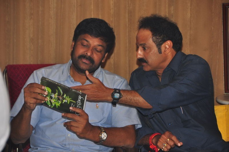 These Rare Pics Of Our Tollywood Heroes Are Proof That They Are Good  Buddies With No Egos - Wirally