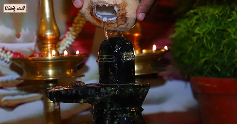 behind the coconut breaking ritual in Hindu religion
